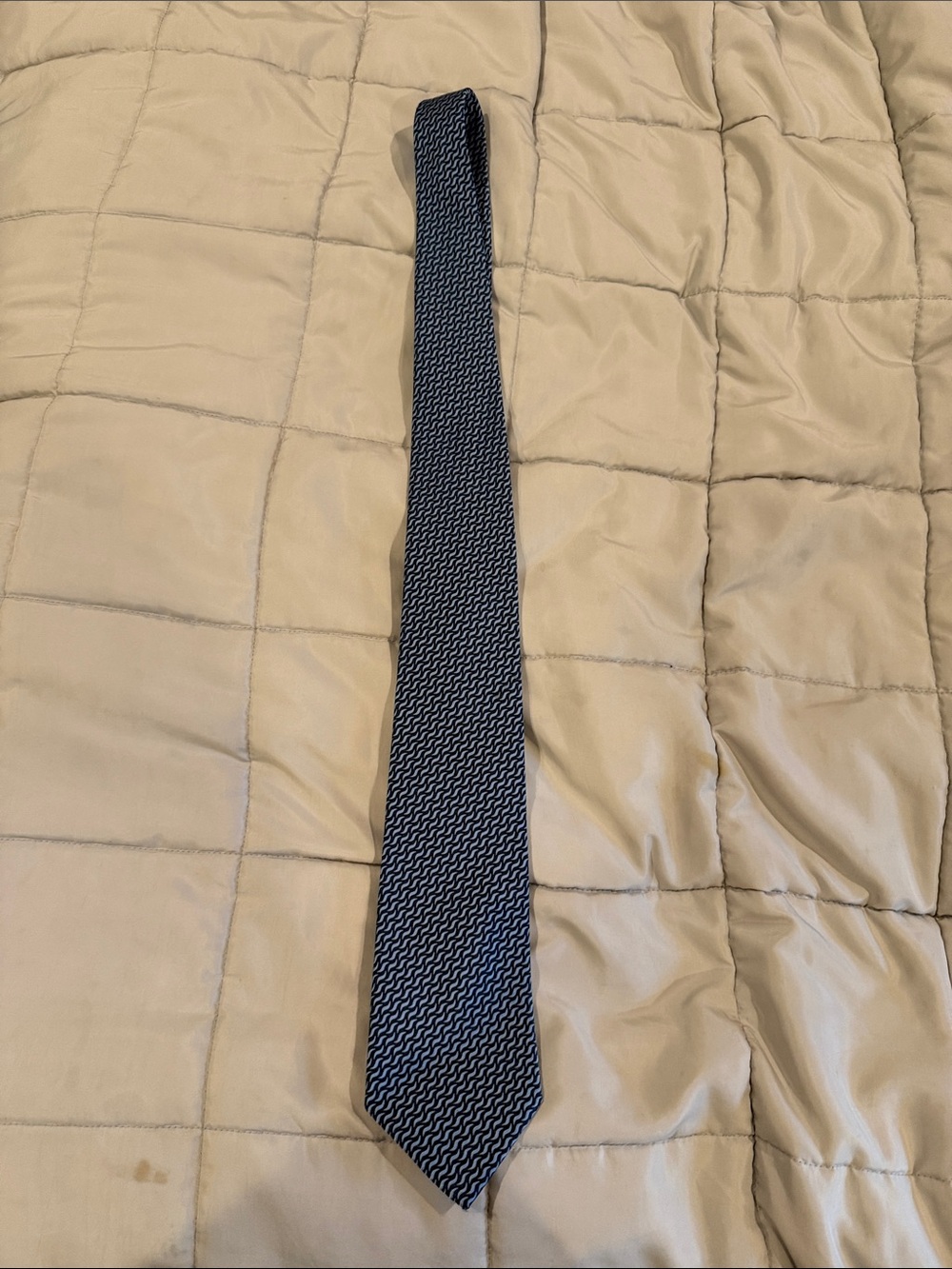 Charvet Classic Navy Zigzag Pattern Men's Tie